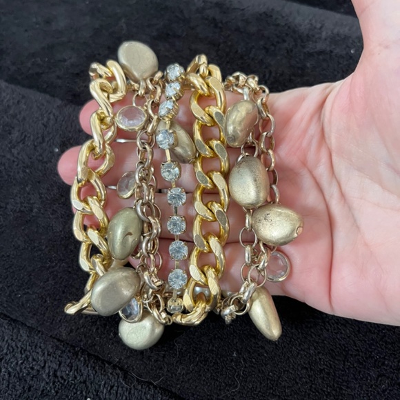 Multi layers pearl, rhinestone and charms fun stretch bracelet - Picture 3 of 3